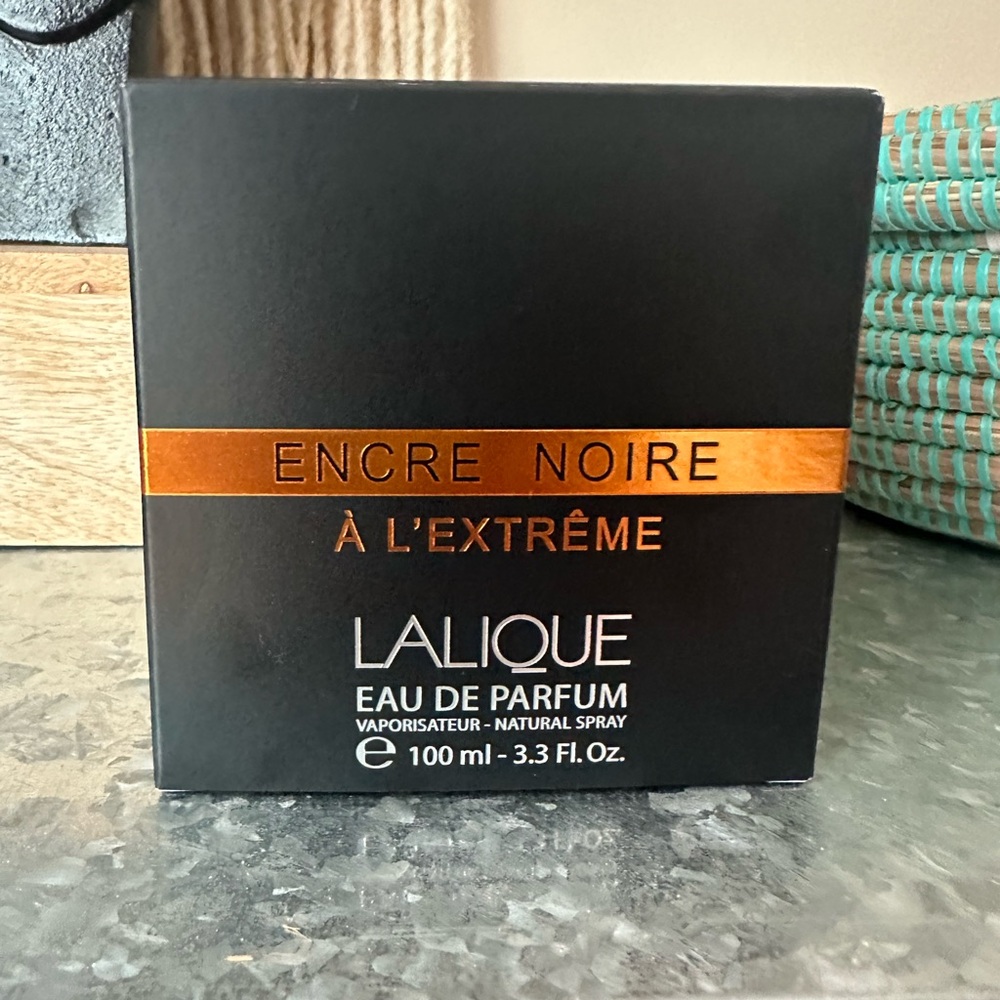 Lalique Encre Noire À L'Extrême Perfume
